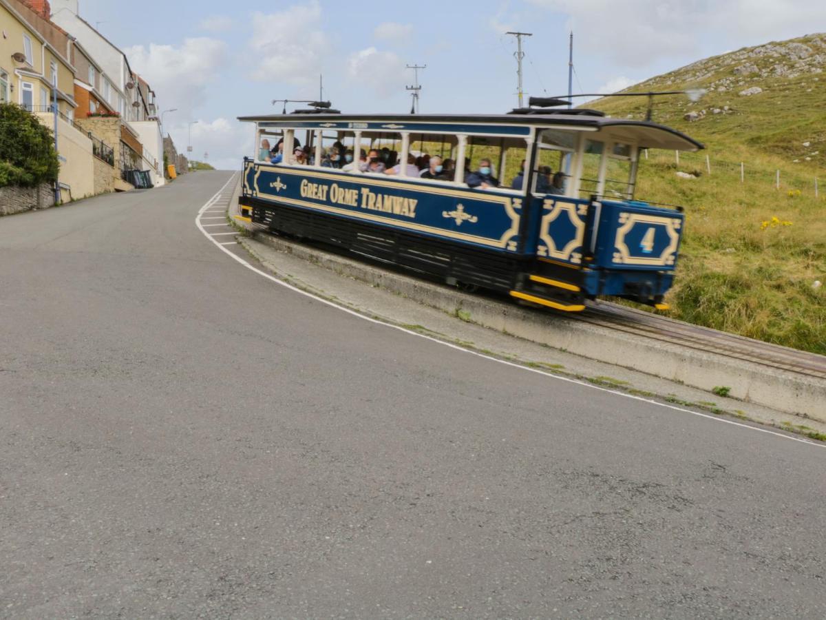 Amlwch * Llandudno